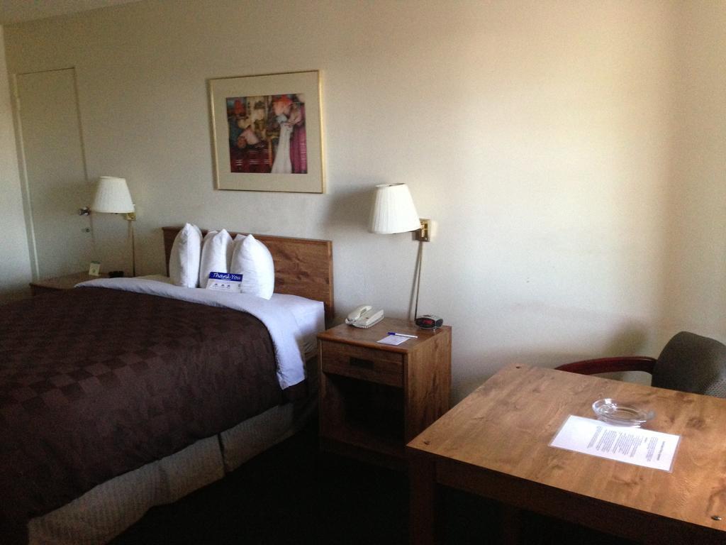 America'S Best Value Inn - Юма Номер фото